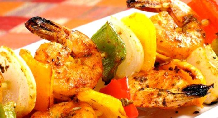 Шашлыки из креветок в маринаде из лайма и халапеньо