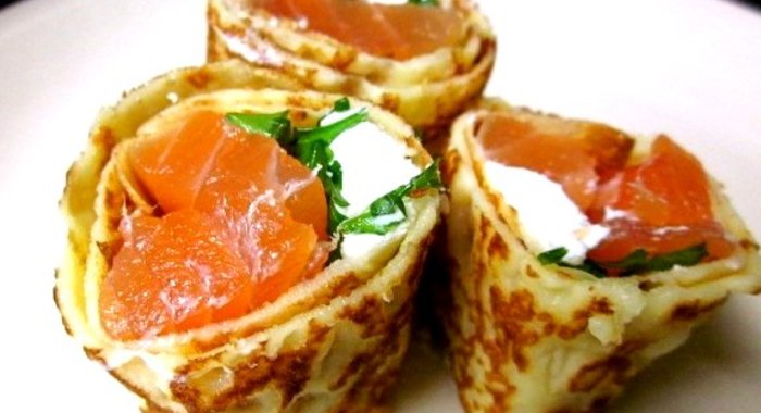 Блины с семгой и сливочным сыром