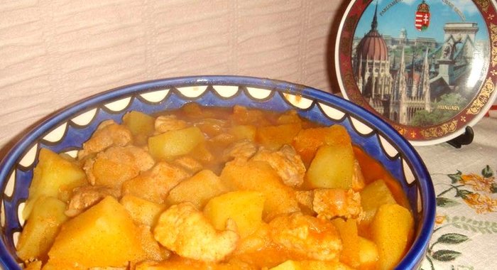 Гуляш из говядины по-венгерски