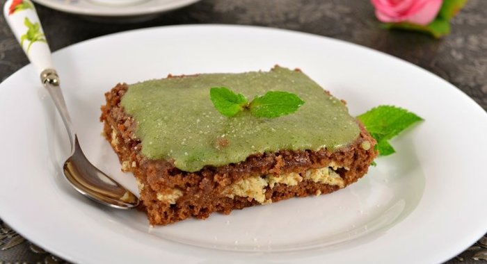 Пирожное Брауни с мятой и творожной прослойкой