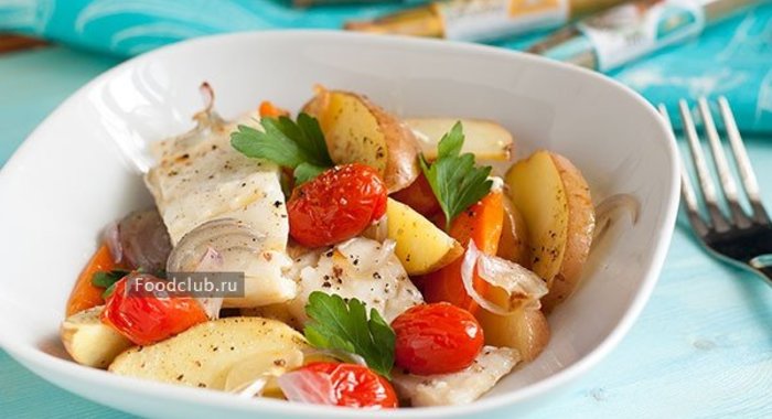 Треска, запеченная с овощами
