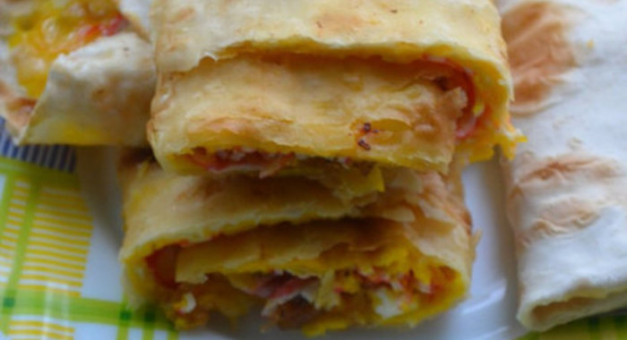 Лаваш с яйцом и сыром