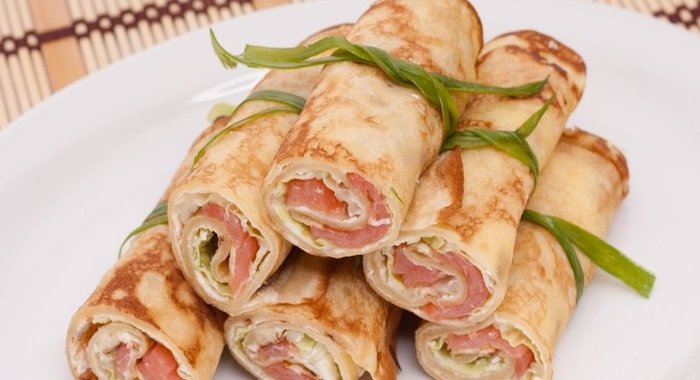 Блины с семгой и творожным сыром