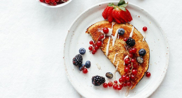 Омлет с ягодами