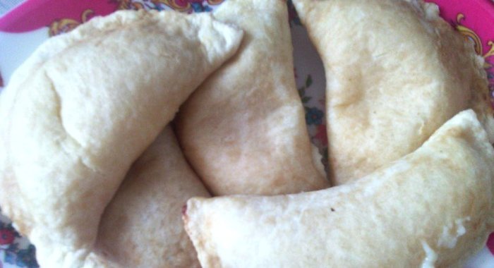 Слоеные пирожки с заварным кремом