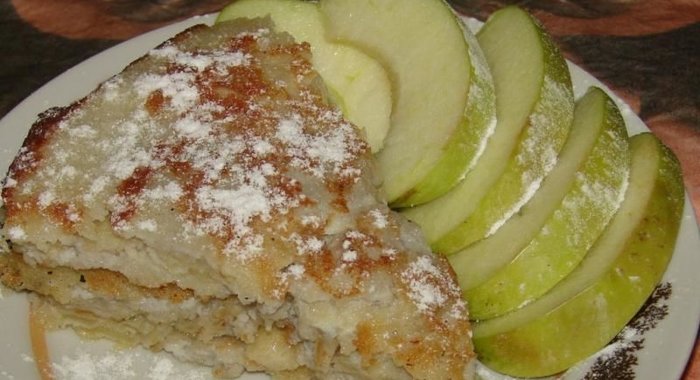 Сладкий омлет с фруктами