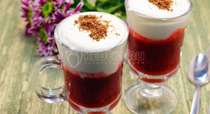 Амброзия с виноградом и орехами пекан