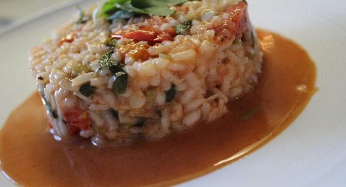Ризотто с томатами и базиликом
