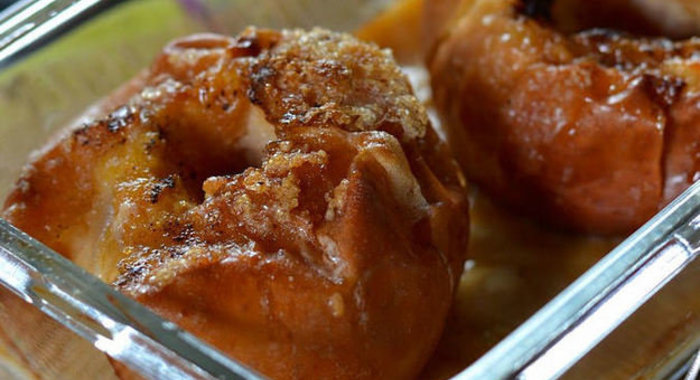 Яблоки, запеченные с ванильным кремом