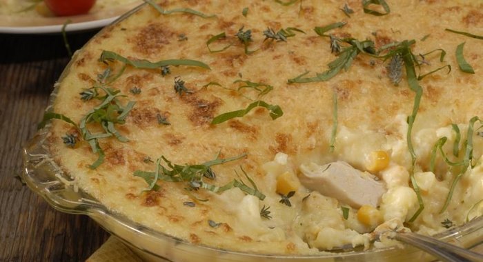 Картофельная запеканка с курицей и кукурузой