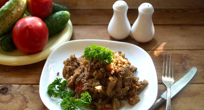 Гуляш из баклажанов