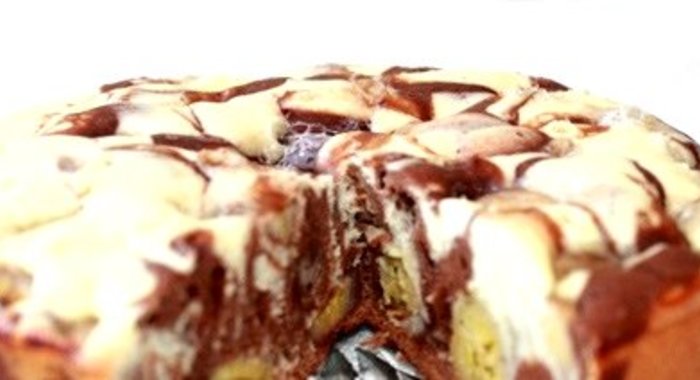 Шарлотка с бананами в мультиварке