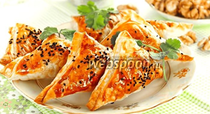 Пирожки с фаршем и орехами