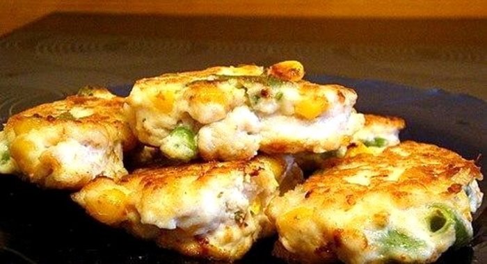 Куриные оладьи с кукурузой