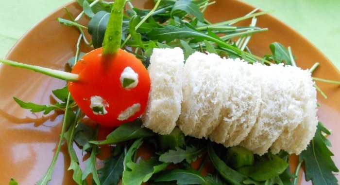 Бутерброд для детей Гусеница