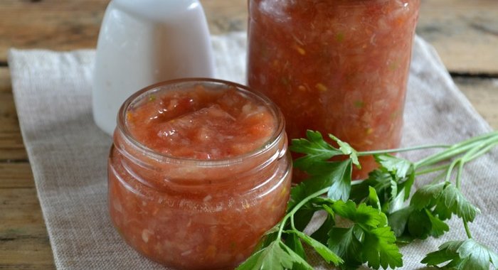 Аджика с хреном сырая