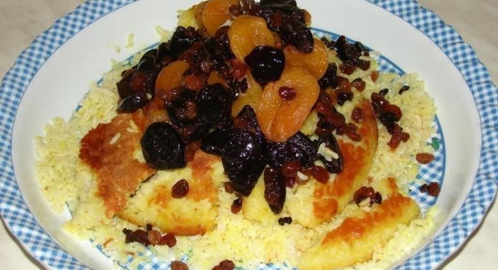 Азербайджанский сладкий плов с изюмом и сухофруктами