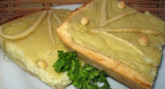 Песочный пирог с картофельным пюре