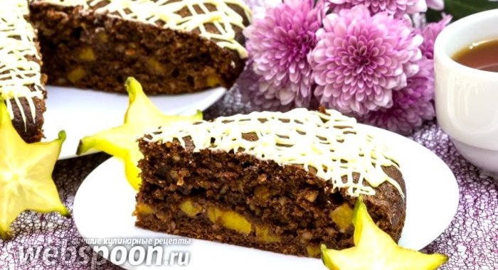 Шоколадно-миндальный пирог с манго