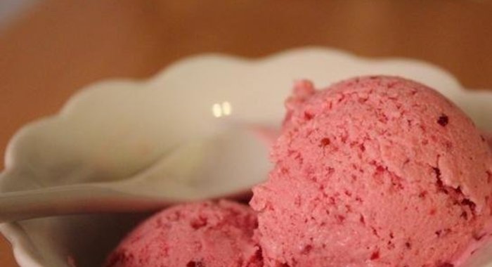 Мороженое с клюквой