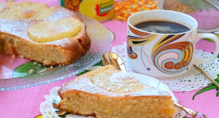 Пирог с ананасами и кокосовой стружкой