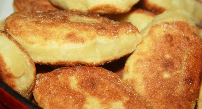 Пирожки из теста на мацони с картофелем и фаршем