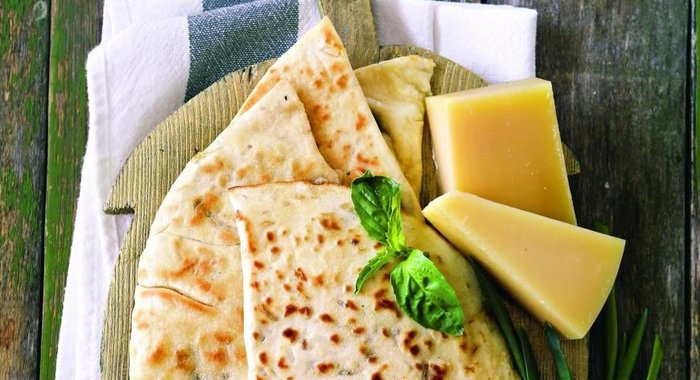 Сырные лепешки с зеленью, на кефире