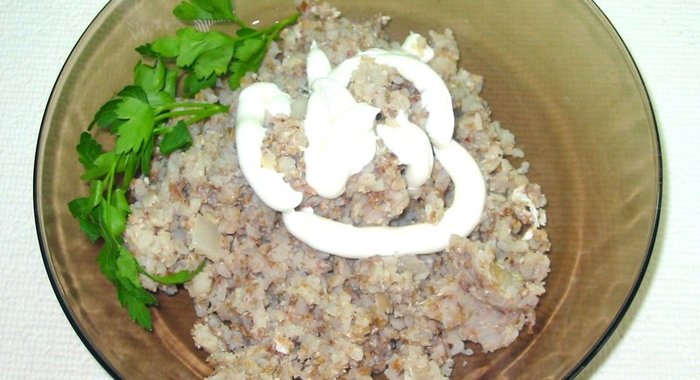 Гречка с луком и яйцами