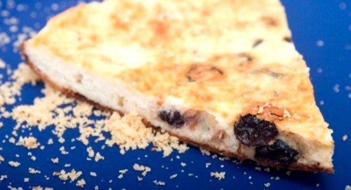 Фокачча с красным виноградом