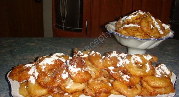 Яблочные оладьи