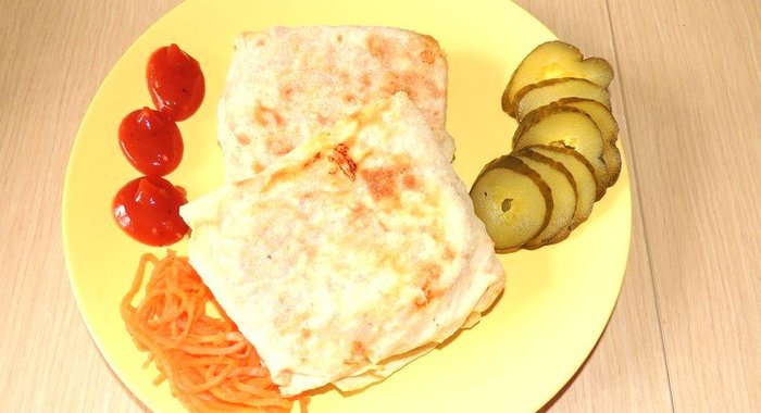 Конвертики из лаваша с ветчиной