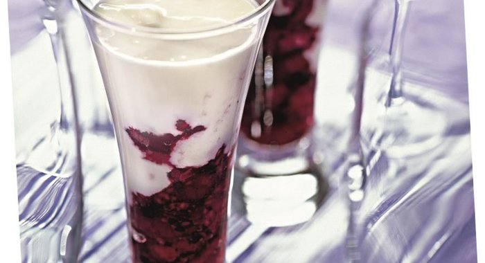 Ежевика с медовым кремом