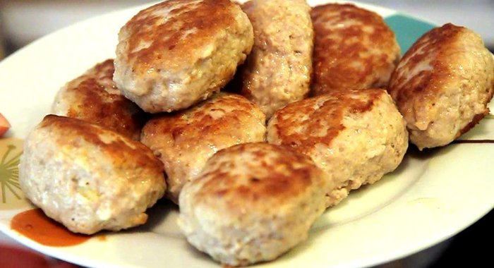 Нежные свиные котлетки с картофелем и овсяными хлопьями