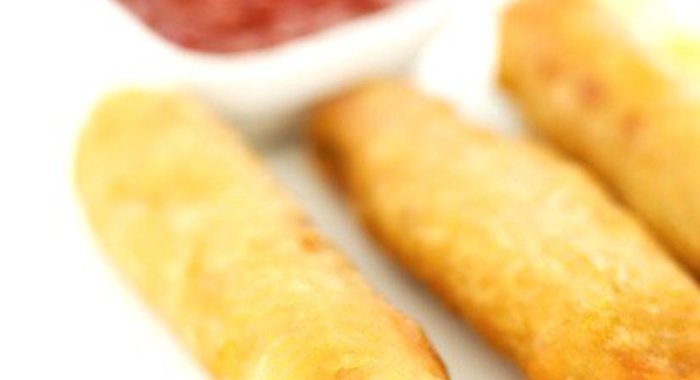 Китайские весенние роллы с креветками и бобовыми проростками