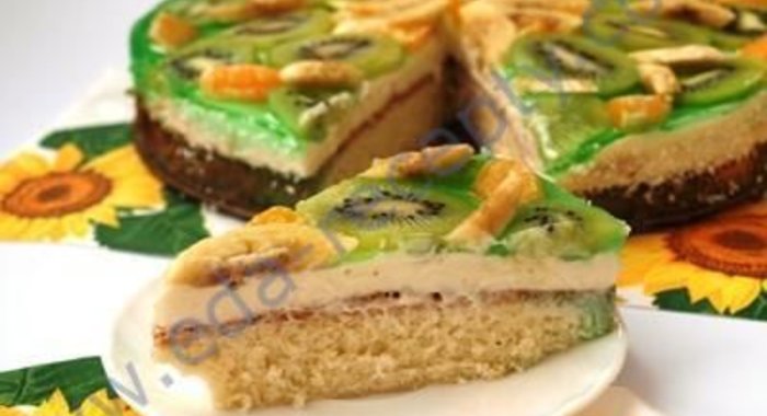 Бисквитный торт с желе фруктами и сливочным кремом