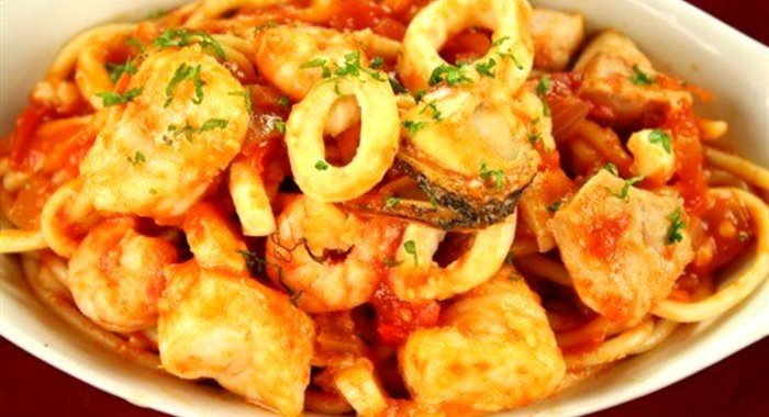 Кальмары с красным вином