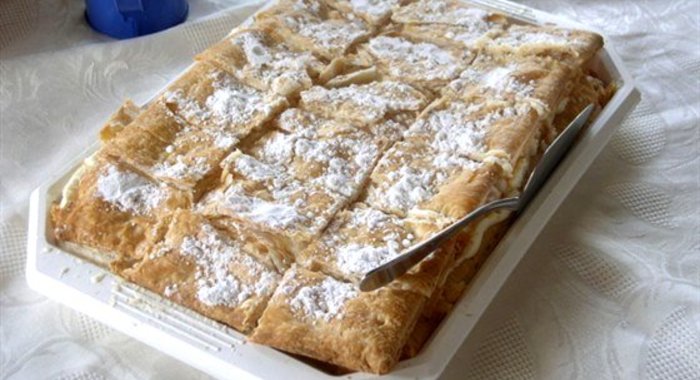 Ванильные пирожные в глазури