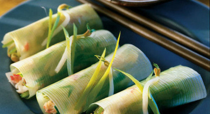 Рулетики из порея с крабовым мясом