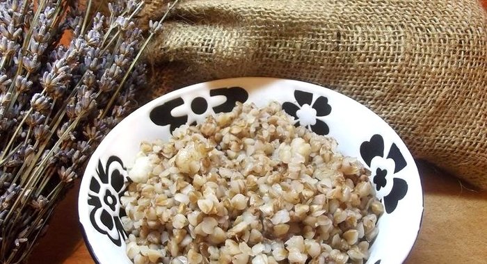 Гречневая каша в горшочке с салом