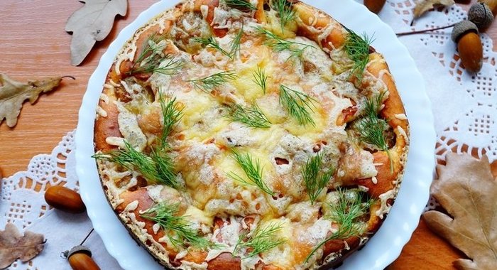 Пирог с фрикадельками под сырной корочкой