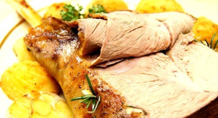 Баранья нога в лимонно-чесночном маринаде