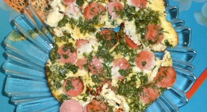 Омлет с сосиской