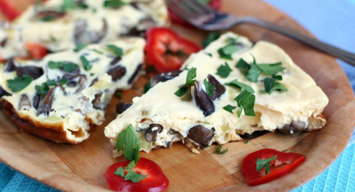 Омлет с опятами