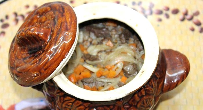 Гречка в горшочке с свиной печенью