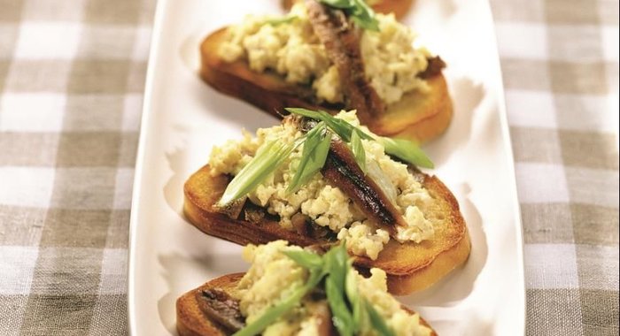 Тосты с анчоусами