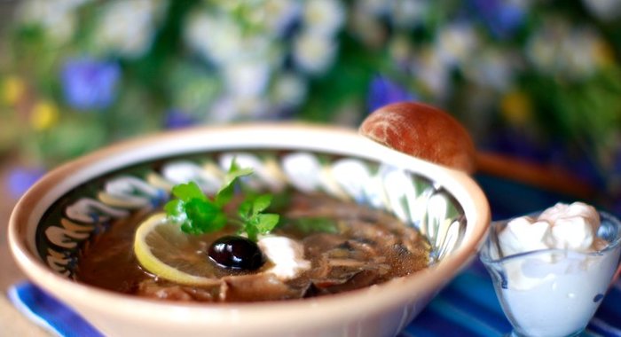 Грибная солянка с капустой