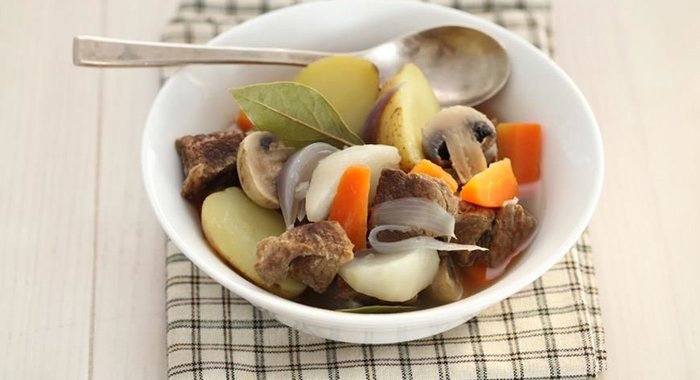 Овощи с мясом и грибами