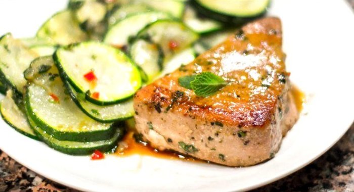 Стейки из тунца «по-маррокански»