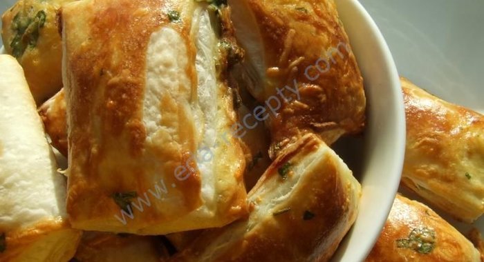 Слойки бульонные с сыром