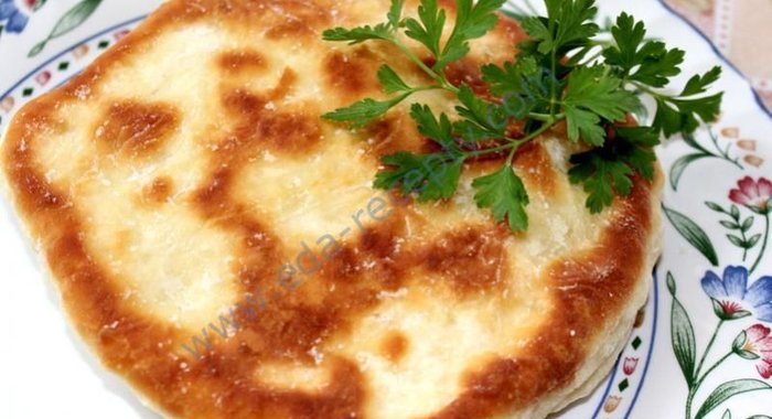 Лепешки с сыром на сковороде